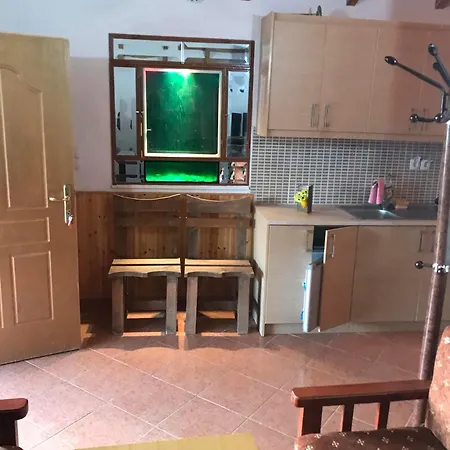 Apartman Bujtina Anesi *