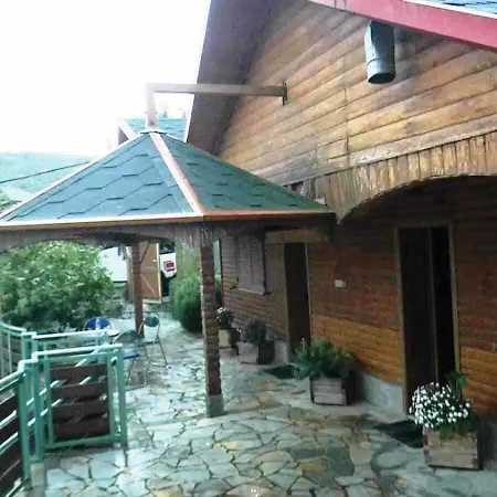 Bujtina Anesi Apartman Polican (Gjirokaster)