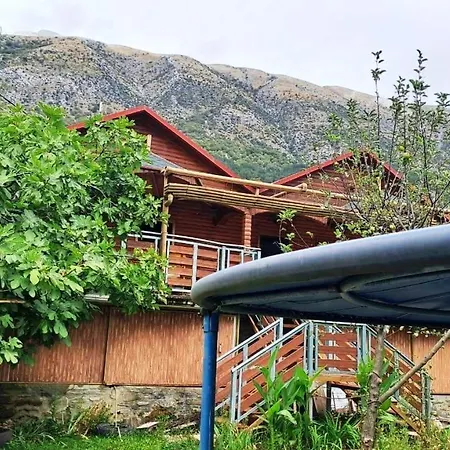 Bujtina Anesi * Polican (Gjirokaster)
