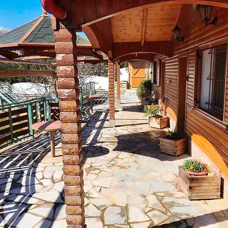 Bujtina Anesi Polican (Gjirokaster)