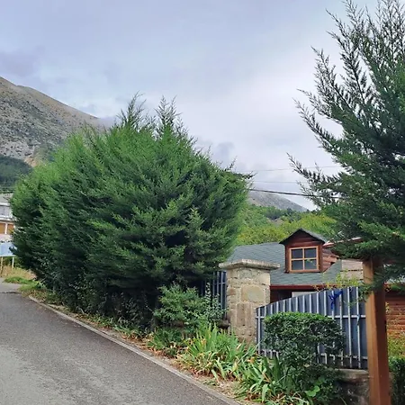 Bujtina Anesi Polican (Gjirokaster)
