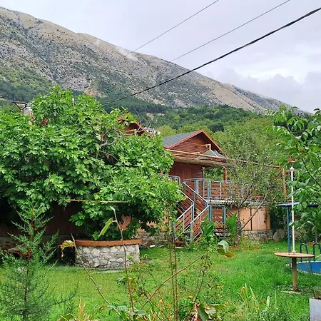 Bujtina Anesi * Polican (Gjirokaster)