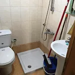 Bujtina Anesi דירה