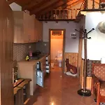 Bujtina Anesi Polican (Gjirokaster)