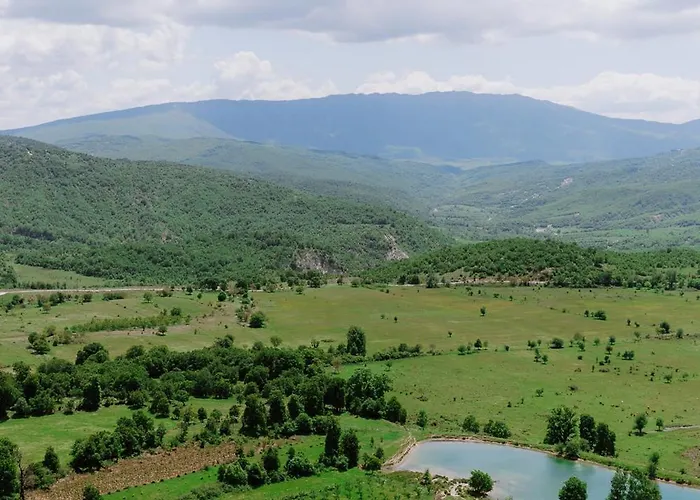 Bujtina Anesi * Polican (Gjirokaster)