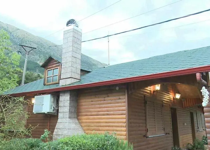 Bujtina Anesi * Polican (Gjirokaster)