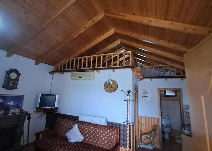 Bujtina Anesi דירה *